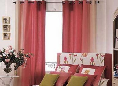 卧室家居窗帘款式颜色渲染一种家居氛围